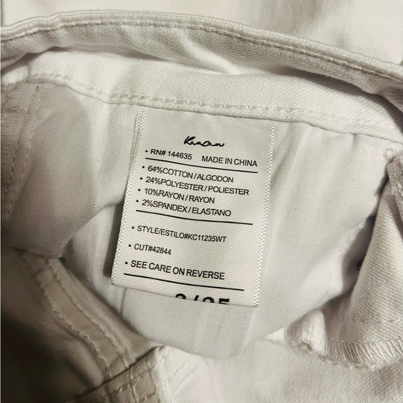 EUC worn once for a state pageant interview. Size 3 White KanCan skinny jeans - Picture 3 of 4